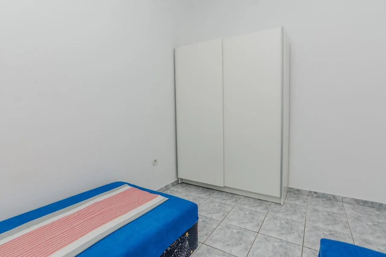 Apartments Palaic Vir